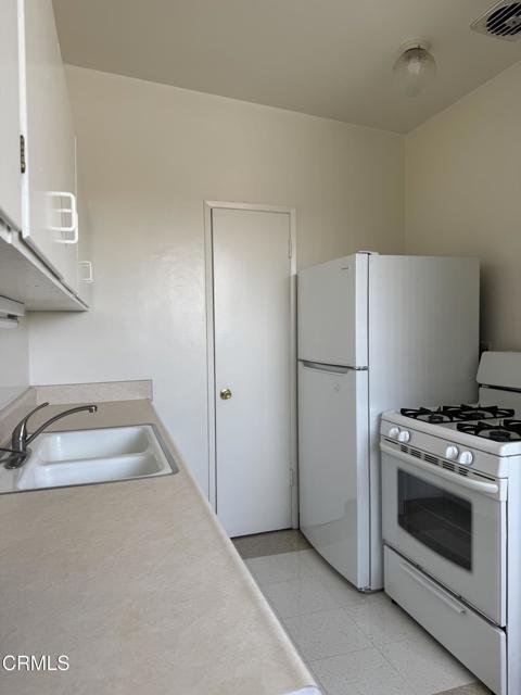 Detail Gallery Image 5 of 9 For 507 Avenue G #H,  Redondo Beach,  CA 90277 - 2 Beds | 1 Baths