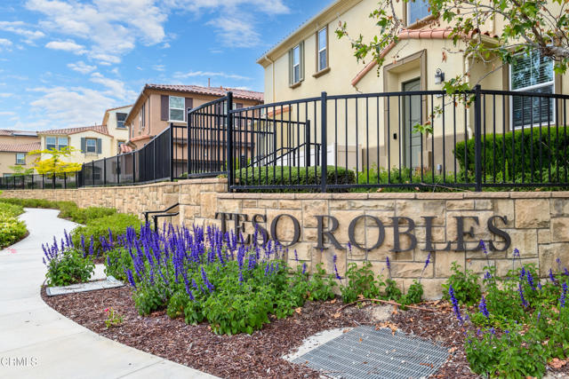 469 Pecana Street, Camarillo CA: https://media.crmls.org/mediaz/ba822706-7070-41ca-bf0d-a6f3ec636d12.jpg
