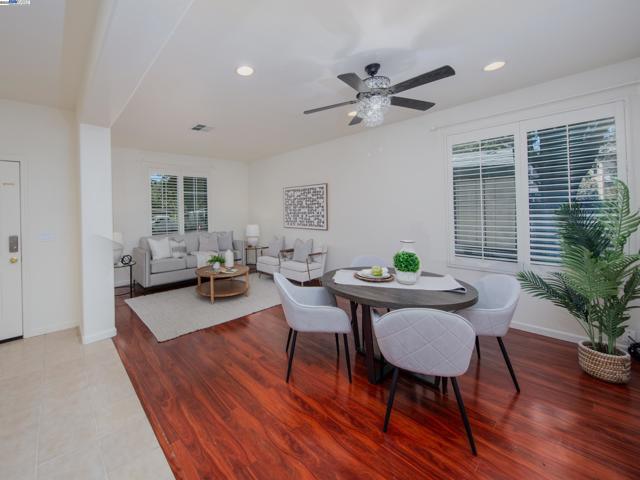 555 Centre Court Dr, Tracy CA: https://media.crmls.org/mediaz/ba825320-6631-43d2-bf18-3c21b40ea8e2.jpg