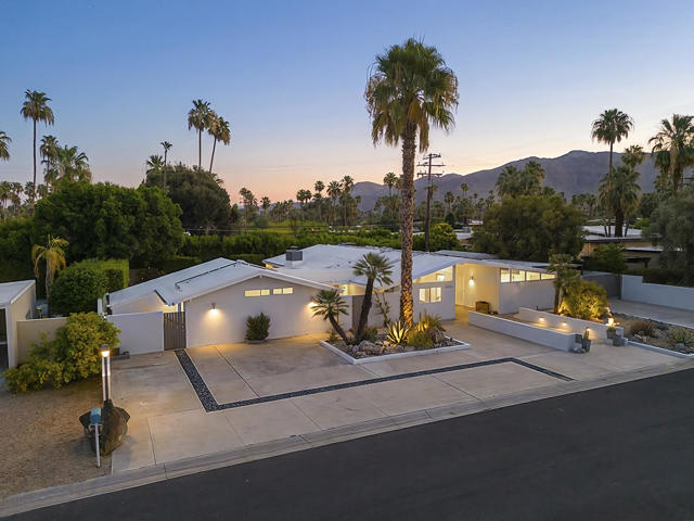 1890 S Navajo Drive, Palm Springs, CA 92264