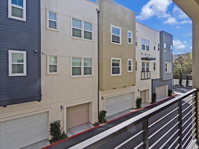 1452 N Harbor Boulevard, Santa Ana CA: https://media.crmls.org/mediaz/ba830473-dbcc-4412-ba8c-6c155262d47c.jpg