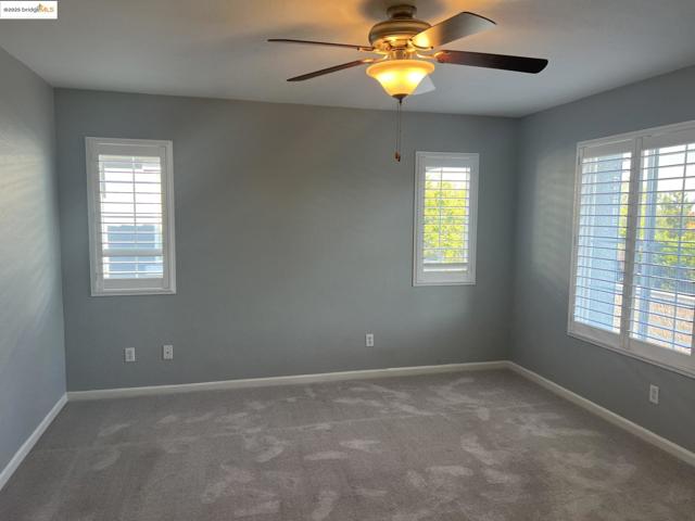 8725 Cortina Cir, Roseville CA: https://media.crmls.org/mediaz/ba8384d9-a6ce-4151-8728-f67e11cea8ee.jpg