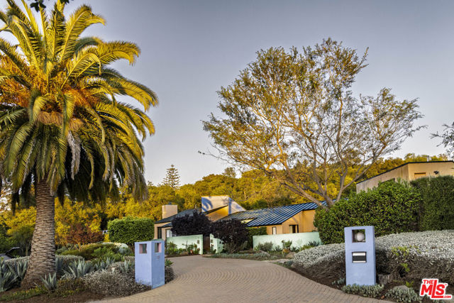520 Barker Pass Road, Santa Barbara CA: https://media.crmls.org/mediaz/ba85a963-72c8-488b-a231-3e73824f4222.jpg