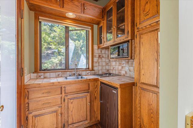 5824 Arboretum Drive, Los Altos CA: https://media.crmls.org/mediaz/ba85d695-18e5-43a3-a6e2-5c2efc8322b6.jpg