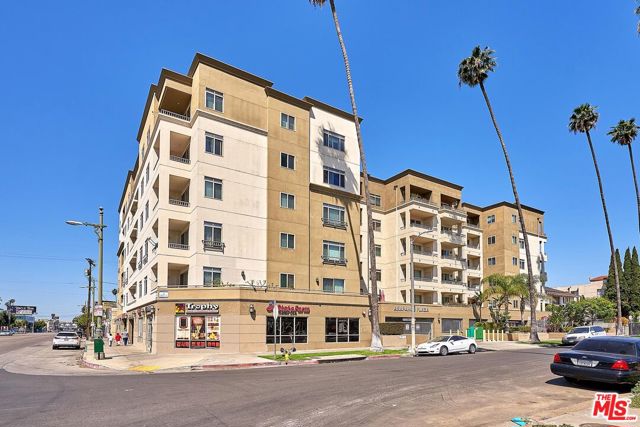 991 Arapahoe Street, Los Angeles CA: https://media.crmls.org/mediaz/ba863d53-8367-4a53-b176-3bc9d0369668.jpg