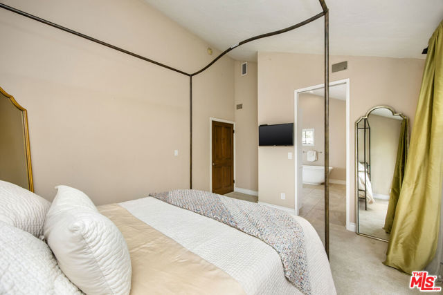 2124 Eric Drive, Los Angeles CA: https://media.crmls.org/mediaz/ba866248-be1c-4d81-9b1e-f55052576643.jpg