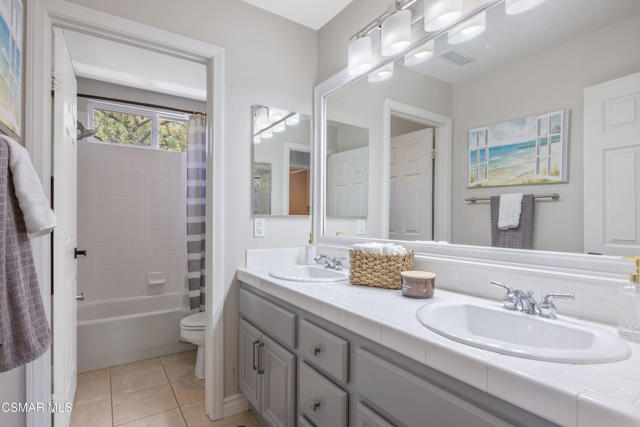 3269 Morning Ridge Avenue, Thousand Oaks CA: https://media.crmls.org/mediaz/ba86aedf-735d-4692-809f-ab58ee1128b8.jpg