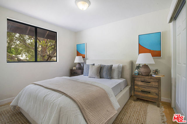 12558 El Merrie Del Drive, Sylmar CA: https://media.crmls.org/mediaz/ba86e2ce-2260-4b31-8f2e-c944e41d29a3.jpg