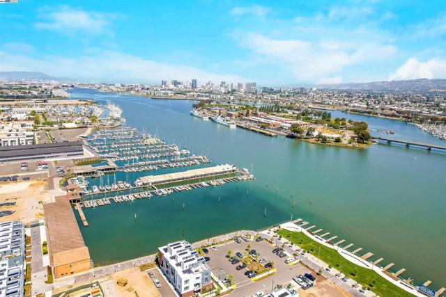 2388 Stanford Street, Alameda CA: https://media.crmls.org/mediaz/ba872a5a-320e-4580-ab8e-21467b382aaf.jpg