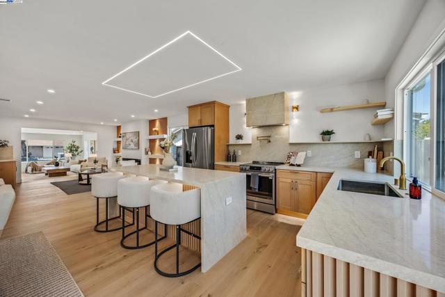 3156 San Joaquin, Union City CA: https://media.crmls.org/mediaz/ba87a02c-b44b-4f5f-8bb6-593bcd37e6be.jpg