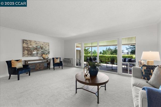1256 Skycrest Dr, Walnut Creek CA: https://media.crmls.org/mediaz/ba88a4e6-ed16-4e56-8b3c-f6677f42f9bb.jpg
