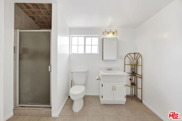 10109 Gloria Avenue, North Hills CA: https://media.crmls.org/mediaz/ba8967e3-611b-4fe4-b340-4d186b9e283f.jpg
