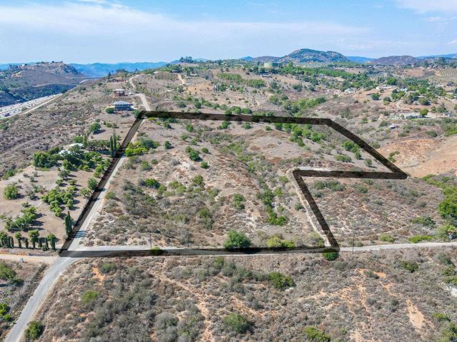 0 Palos Verdes Drive, Escondido CA: https://media.crmls.org/mediaz/ba89b33d-0d78-43c4-8117-4bbbcce52655.jpg