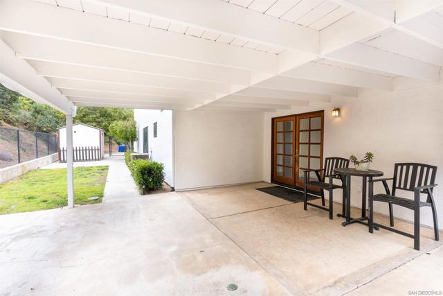 4514 La Canada, Fallbrook CA: https://media.crmls.org/mediaz/ba89d700-669e-4a86-bb46-c1e7d844f755.jpg
