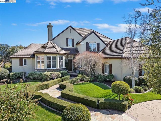 2434 Pomino Way, Pleasanton CA: https://media.crmls.org/mediaz/ba89e122-610c-4371-a9b4-60a8b698e62a.jpg