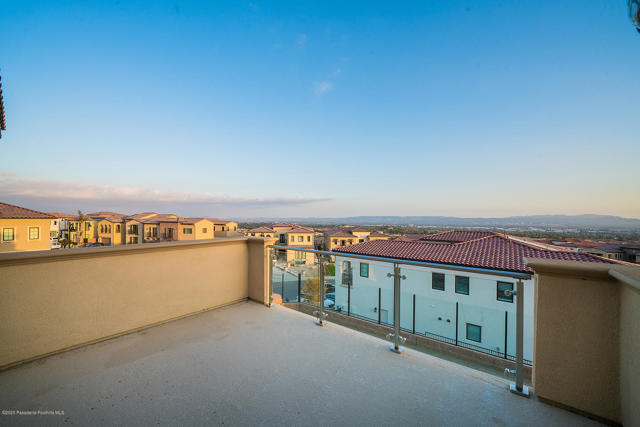 Detail Gallery Image 22 of 39 For 20156 W Cromwell Way, Porter Ranch,  CA 91326 - 5 Beds | 5/1 Baths