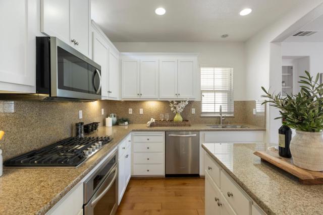 211 Okeefe Way, Mountain View CA: https://media.crmls.org/mediaz/ba8a5112-26ea-4634-b7da-d50024409239.jpg