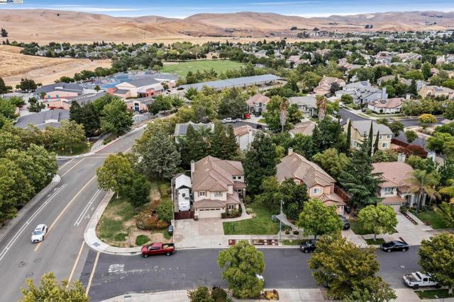 1787 Maralisa Lane, Livermore CA: https://media.crmls.org/mediaz/ba8a94dd-aa7f-4d31-a35a-eeb85d45e359.jpg