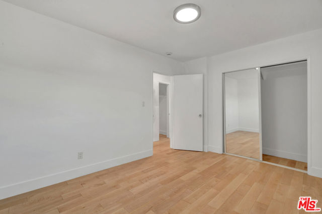 119 Paloma Avenue, Venice CA: https://media.crmls.org/mediaz/ba8af4a8-5ecc-4ee7-99b6-173ca447201e.jpg