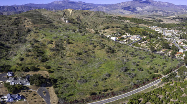 0 Peck And Foothill Road, Santa Paula CA: https://media.crmls.org/mediaz/ba8b08e8-5230-45a2-bf20-37e71adb1809.jpg