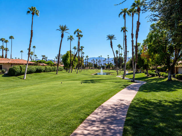 148 Las Lomas, Palm Desert, CA 92260