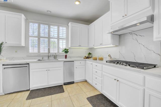 200 ARDEN CT, San Ramon CA: https://media.crmls.org/mediaz/ba8c5668-2930-4196-8f30-f104b94d7227.jpg