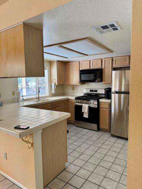 2600 N Farrell Drive, Palm Springs CA: https://media.crmls.org/mediaz/ba8d8939-c6f3-42c2-9818-32e7b0b77ccd.jpg