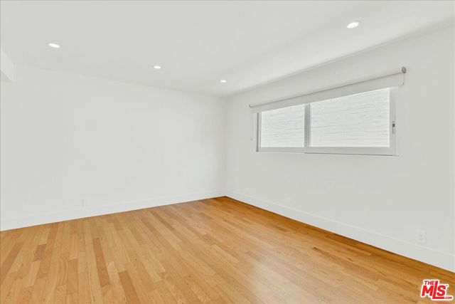 210 S Hamilton Drive, Beverly Hills CA: https://media.crmls.org/mediaz/ba8e40a3-5e99-40b2-8070-785600f2c2e3.jpg