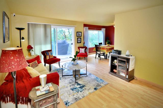 10373 Caminito Banyon, San Diego CA: https://media.crmls.org/mediaz/ba8e5707-8e25-4c4c-94d6-ac990eb5aa8a.jpg