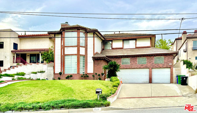 1137 Eagle Vista Drive, Los Angeles CA: https://media.crmls.org/mediaz/ba8e78f7-3750-4ac6-b7cb-3fe785a3a419.jpg