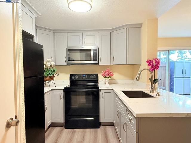 68 El Toro Ct, Fairfield CA: https://media.crmls.org/mediaz/ba8e82f2-e9e7-45cf-aa7d-9e1c30345801.jpg