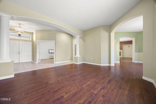 13418 Giro Drive, Bakersfield CA: https://media.crmls.org/mediaz/ba8ec7cb-5dfc-4c88-882d-8ddeccc8d4c5.jpg
