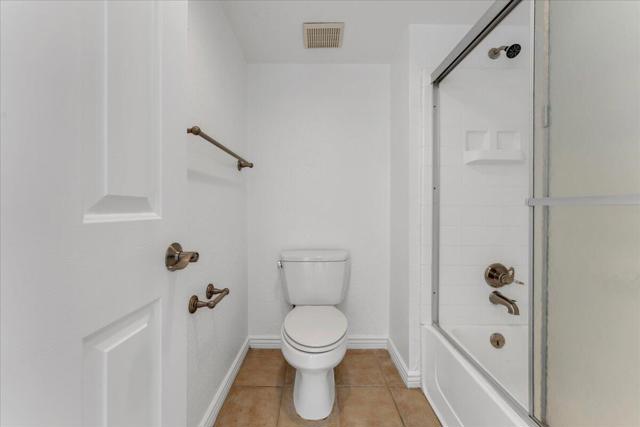 Image 17 of 26 For 78650 Avenue 42  719