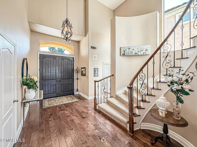 11535 Northdale Drive, Moorpark CA: https://media.crmls.org/mediaz/ba8f80d3-ffa7-47bf-905a-f7b5d980dd62.jpg