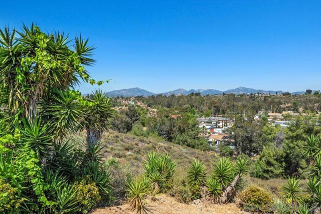 13765 Celestial Rd, Poway CA: https://media.crmls.org/mediaz/ba8f82a9-07e9-4d49-9beb-738f04ba2be5.jpg