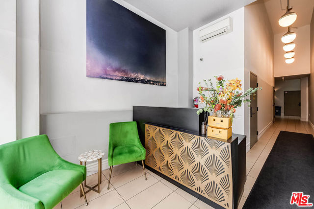 416 S Spring Street, Los Angeles CA: https://media.crmls.org/mediaz/ba8fed0e-addc-4d8d-9240-edf7f854fb45.jpg