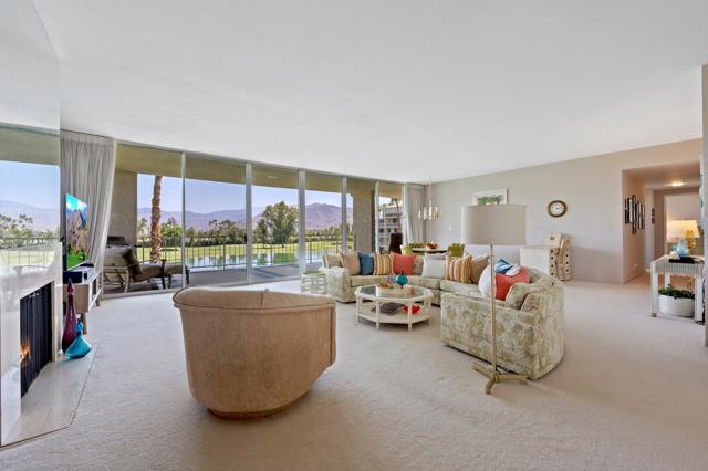 900 Island Drive, Rancho Mirage CA: https://media.crmls.org/mediaz/ba90d798-7f35-4a42-881c-eed78ad8937f.jpg