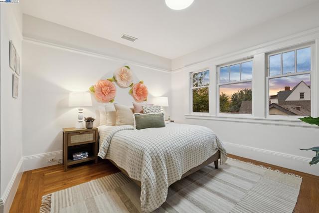6040 LAWTON AVENUE, Oakland CA: https://media.crmls.org/mediaz/ba91034b-5589-4b5a-a35a-48e29be05d1f.jpg