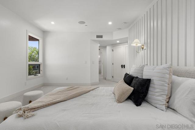 1099 1st St, Coronado CA: https://media.crmls.org/mediaz/ba910752-d845-4756-85b2-62945e9d4ca8.jpg