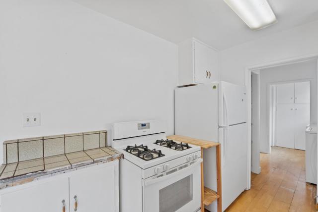1760 48th Avenue, Capitola CA: https://media.crmls.org/mediaz/ba9110aa-a2f0-46f2-a0c6-6d73f3e6fc56.jpg