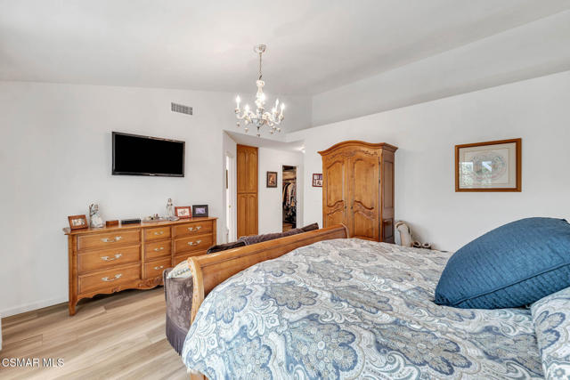 5050 Golden Nugget Way, Oak Park CA: https://media.crmls.org/mediaz/ba925dd1-7b16-419c-91b7-568f2ea2c8cd.jpg