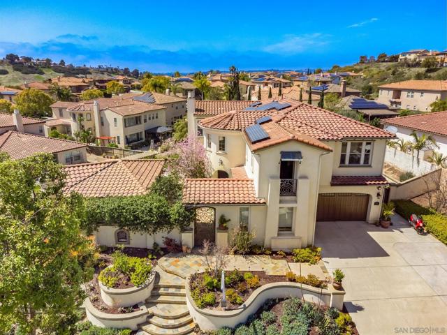 278 Avenida Loretta, Chula Vista CA: https://media.crmls.org/mediaz/ba926ef7-c6a7-40a0-929d-834d7e04e3b3.jpg