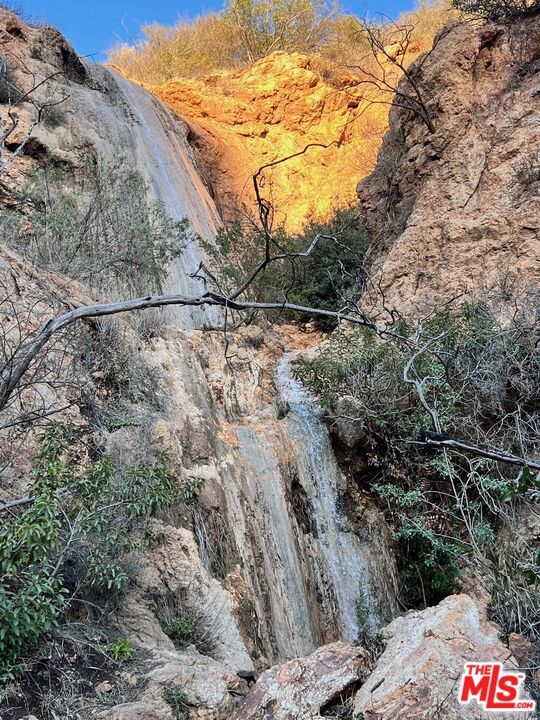 3900 Latigo Canyon Road, Malibu CA: https://media.crmls.org/mediaz/ba92d20e-e491-4433-957b-8a4c5dcc4234.jpg