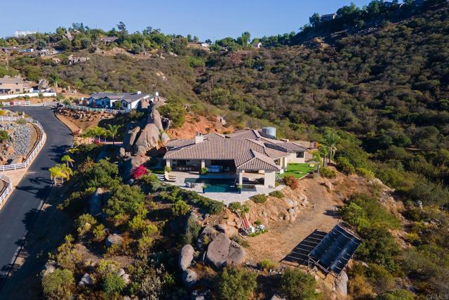 328 AMY WAY, Alpine CA: https://media.crmls.org/mediaz/ba93459a-5f14-41e5-ad32-974bcaf07f24.jpg