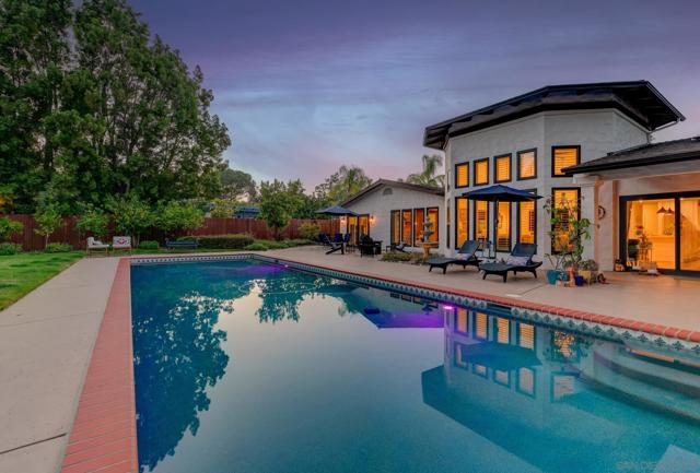 13555 Sagewood Dr, Poway CA: https://media.crmls.org/mediaz/ba93dd15-73bf-497a-964d-059605fce8d3.jpg