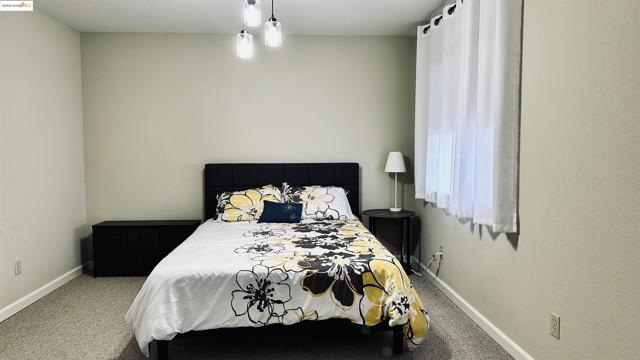 2505 Market St, Oakland CA: https://media.crmls.org/mediaz/ba9455ba-47bc-4964-9e56-5c8ea8b48f50.jpg