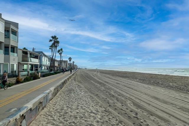 807 Santa Barbara Pl, San Diego CA: https://media.crmls.org/mediaz/ba9479d1-7a1a-48f7-b0c0-fe1f2f070c6c.jpg