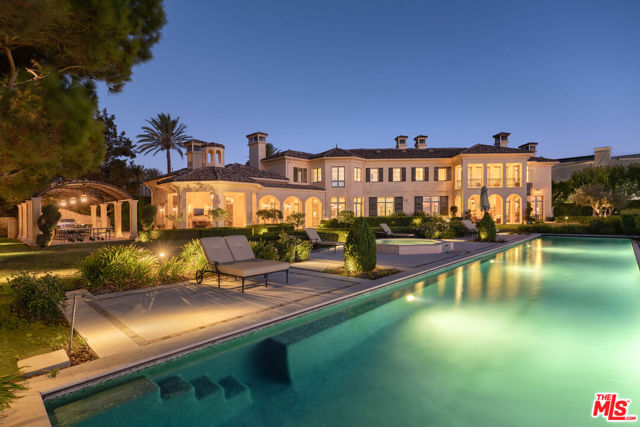 13961 Aubrey Road, Beverly Hills CA: https://media.crmls.org/mediaz/ba94a91b-3040-402b-a5e1-4e8c0cf19f53.jpg