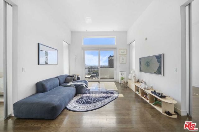 1234 Wilshire Boulevard, Los Angeles CA: https://media.crmls.org/mediaz/ba94cc7b-8111-404d-967c-266e93a9bbc9.jpg