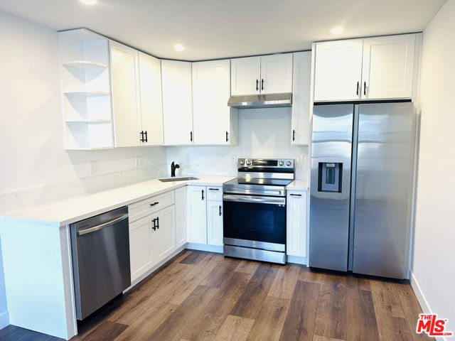 6727 7th Avenue, Los Angeles CA: https://media.crmls.org/mediaz/ba96d895-1ab3-4fd4-b813-9cc2c561dbb6.jpg